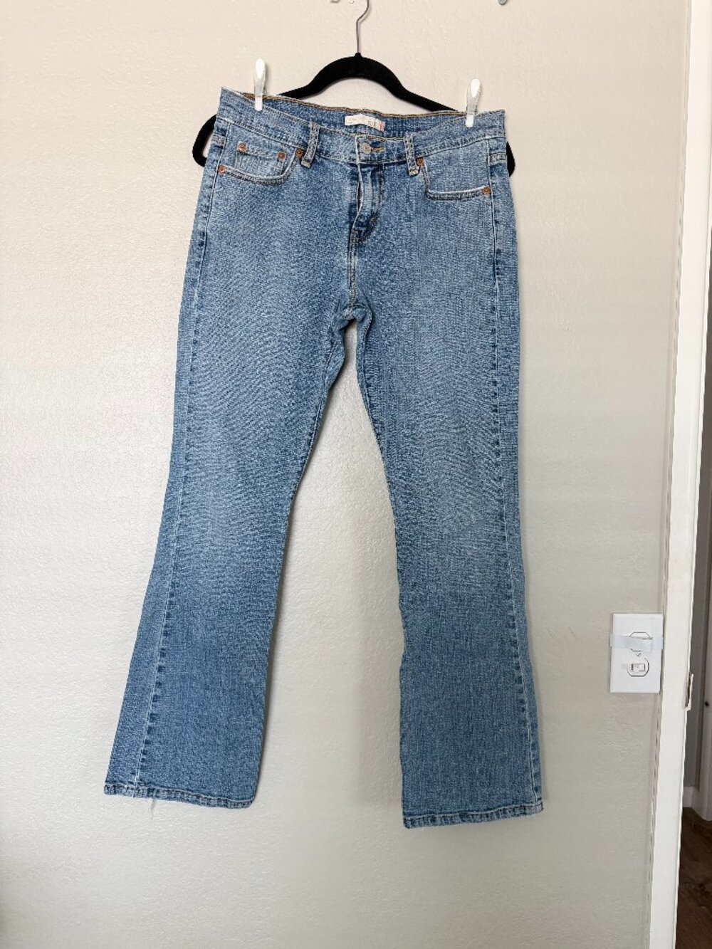 Levi's 515 boot cut 6 M